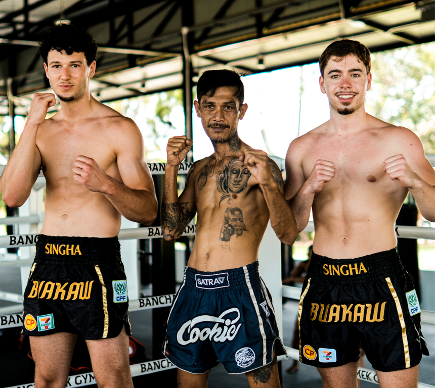 Train together in a private 60-minute Muay Thai session with one experienced trainer. The session is tailored to both participants' experience, fitness levels, and training goals.